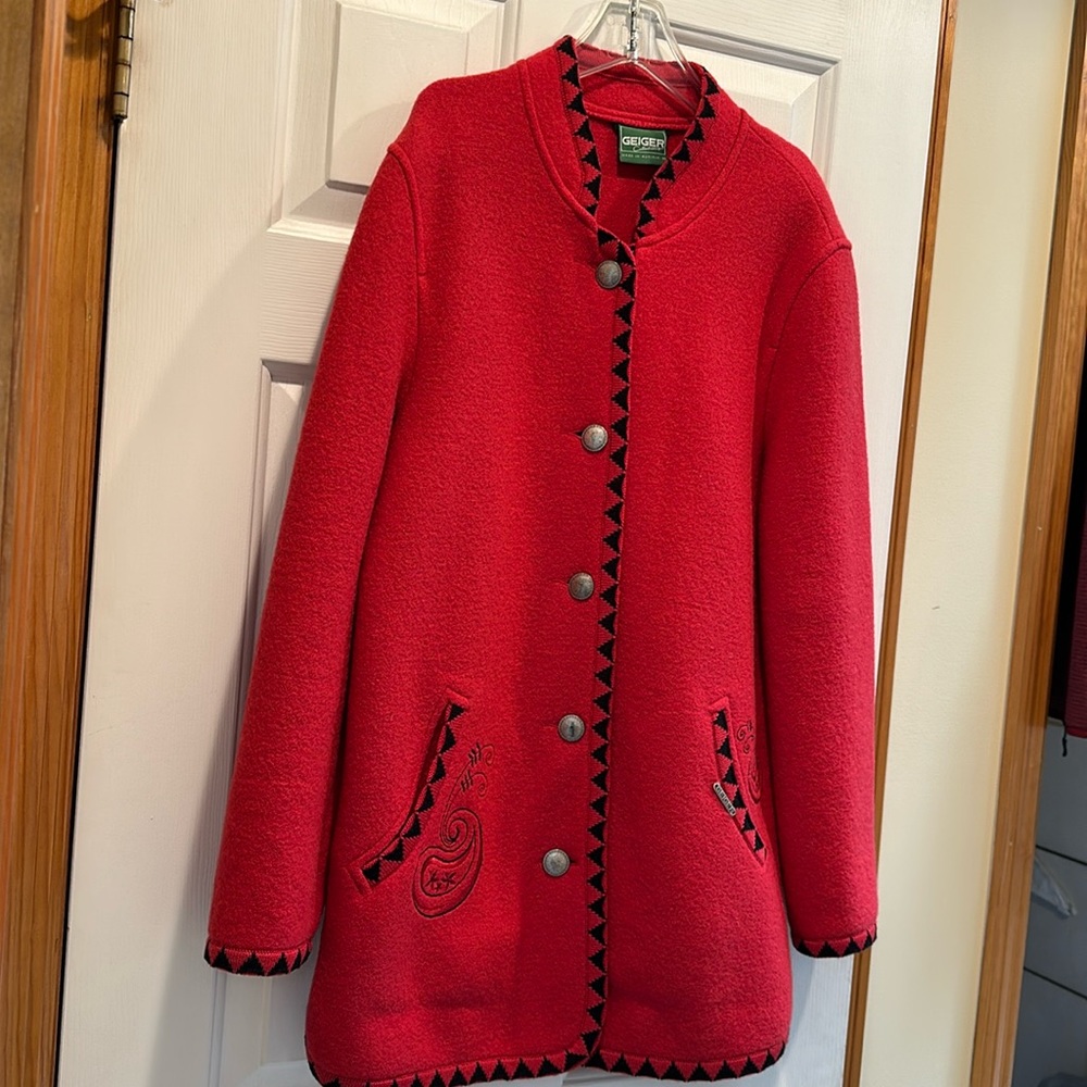 Beautiful boiled wool, barely worn Geiger wool jacket. European size 36